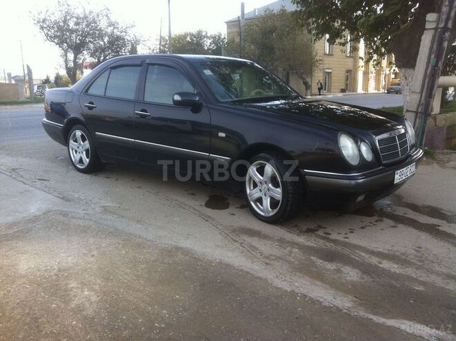 Mercedes E 200 1998, 212,000 km - 2.0 l - Bakı