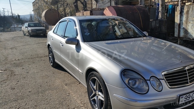 Mercedes E 220 2003, 275,000 km - 2.1 л - Şamaxı
