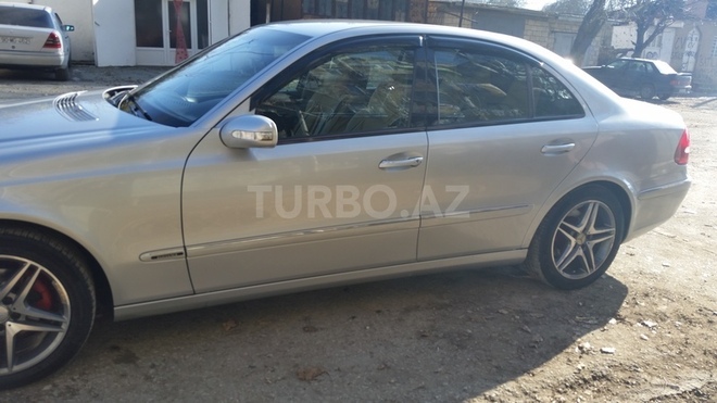 Mercedes E 220 2003, 275,000 km - 2.1 л - Şamaxı