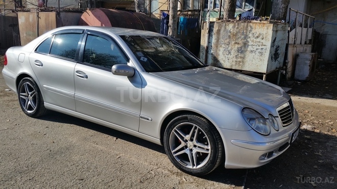 Mercedes E 220 2003, 275,000 km - 2.1 л - Şamaxı