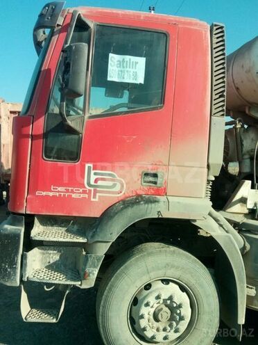 Iveco  2002, 400,000 km - 4.8 l - Bakı
