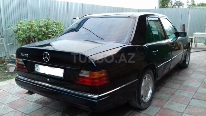 Mercedes E 200 1988, 200,000 km - 2.0 l - Bakı