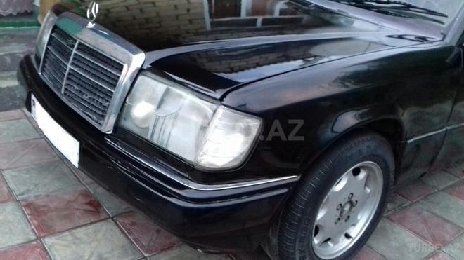 Mercedes E 200 1988, 200,000 km - 2.0 l - Bakı