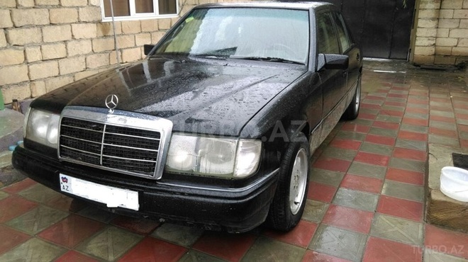 Mercedes E 200 1988, 200,000 km - 2.0 l - Bakı