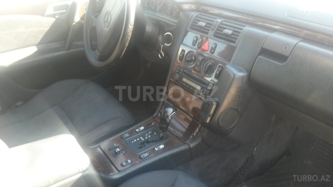 Mercedes E 200 1997, 235,000 km - 2.0 l - Bakı