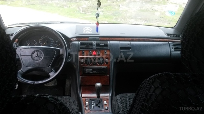 Mercedes E 240 1998, 187,484 km - 2.4 l - Bakı