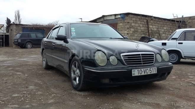 Mercedes E 220 2001, 358,000 km - 2.2 l - Bakı