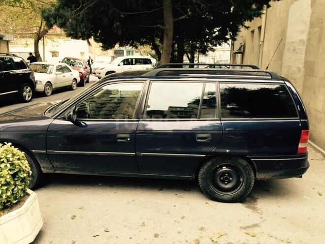 Opel Astra 1995, 300,532 km - 1.6 l - Bakı
