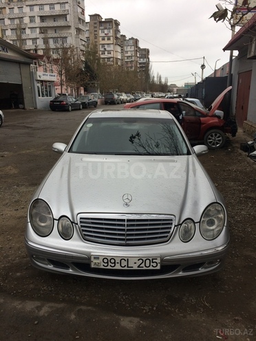 Mercedes E 220 2002, 265,000 km - 2.2 l - Bakı