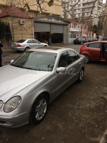 Mercedes E 220 2002, 265,000 km - 2.2 l - Bakı