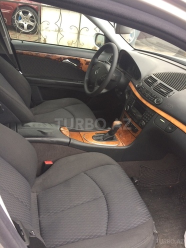 Mercedes E 220 2002, 265,000 km - 2.2 l - Bakı