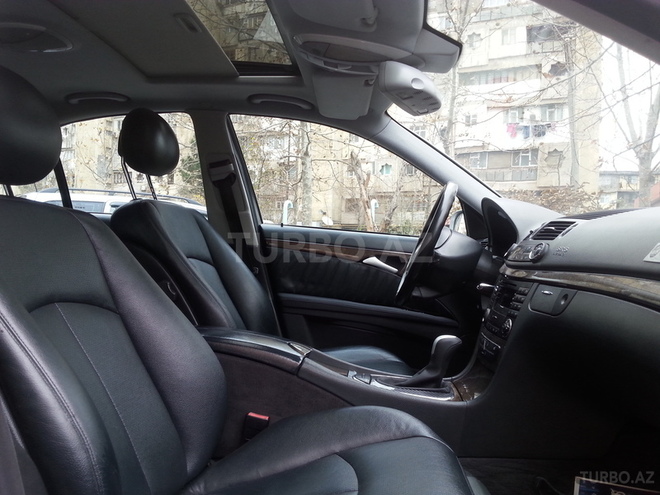 Mercedes E 320 2002, 243,000 km - 3.2 l - Bakı