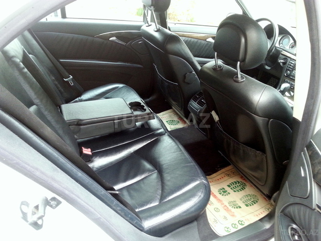 Mercedes E 320 2002, 243,000 km - 3.2 l - Bakı