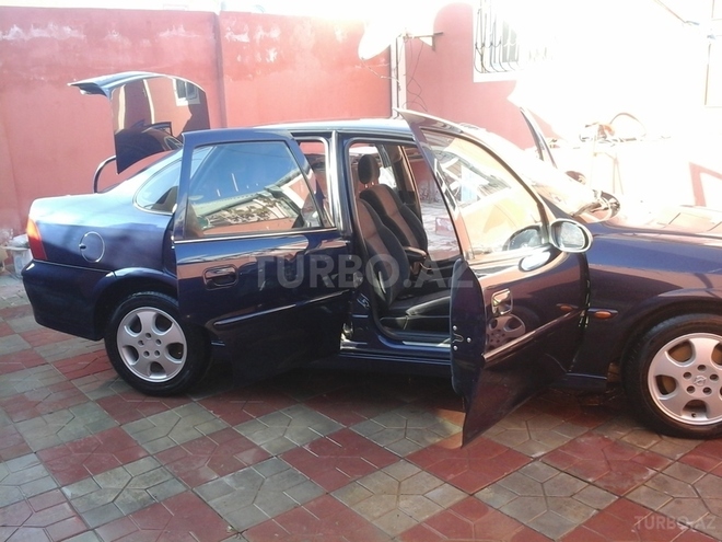 Opel Vectra 1999, 384,246 km - 1.6 л - Bakı