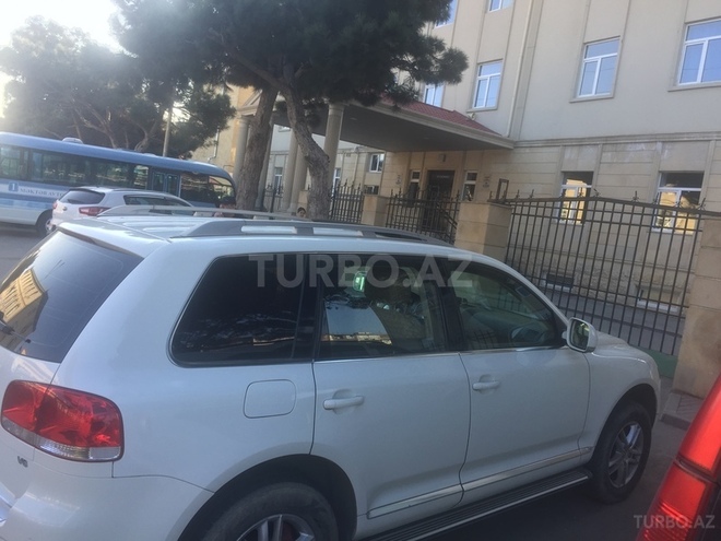 Volkswagen Touareg 2004, 245,000 km - 3.2 l - Bakı