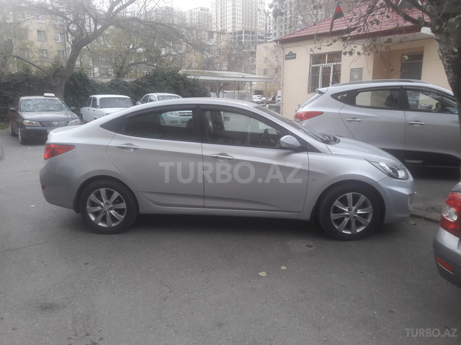 Hyundai Accent 2011, 122,000 km - 1.6 l - Bakı