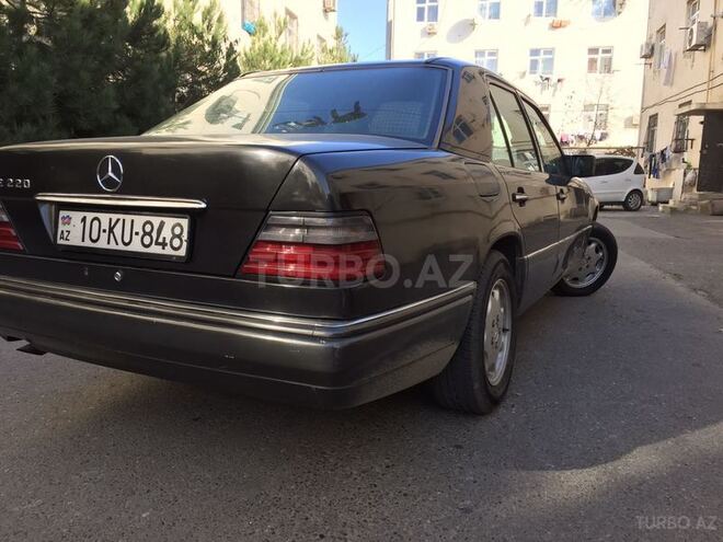 Mercedes E 220 1995, 360,000 km - 2.2 l - Bakı