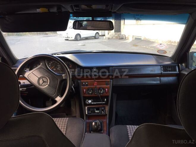 Mercedes E 220 1995, 360,000 km - 2.2 l - Bakı