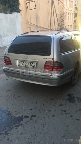 Mercedes E 220 2002, 560,000 km - 2.2 l - Bakı