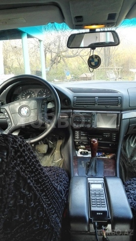 BMW 728 1997, 270,000 km - 2.8 l - Göyçay