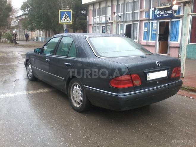 Mercedes E 230 1996, 240,000 km - 2.3 l - Sumqayıt
