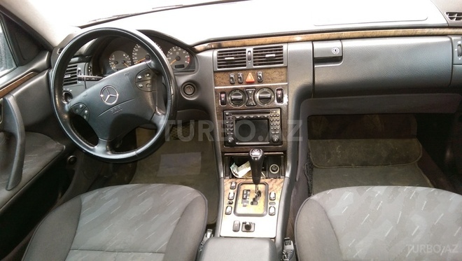 Mercedes E 240 2000, 215,000 km - 2.6 l - Bakı