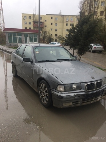 BMW 318 1992, 395,000 km - 1.8 l - Sumqayıt