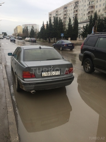 BMW 318 1992, 395,000 km - 1.8 l - Sumqayıt