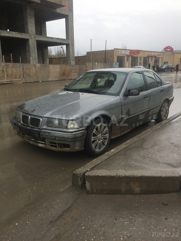 BMW 318 1992, 395,000 km - 1.8 l - Sumqayıt