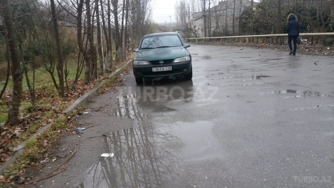 Opel Vectra 1997, 290,000 km - 2.0 l - Bakı