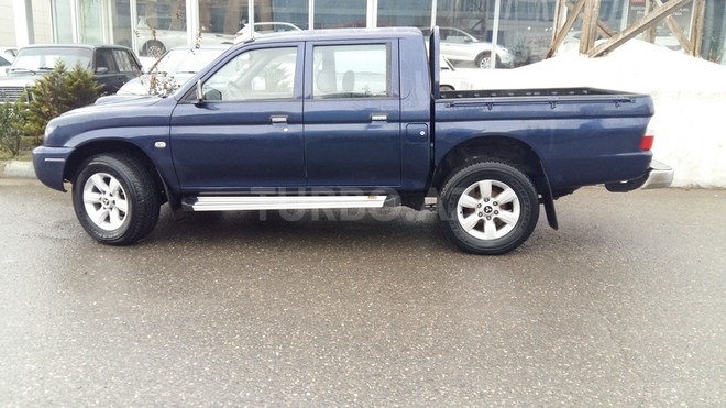 Mitsubishi L200 2005, 280,000 km - 2.5 l - Bakı