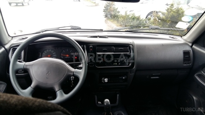 Mitsubishi L200 2005, 280,000 km - 2.5 l - Bakı