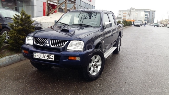 Mitsubishi L200 2005, 280,000 km - 2.5 l - Bakı