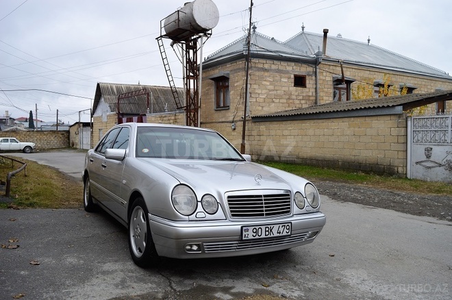 Mercedes E 240 1999, 220,000 km - 2.4 l - Balakən