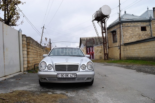 Mercedes E 240 1999, 220,000 km - 2.4 l - Balakən