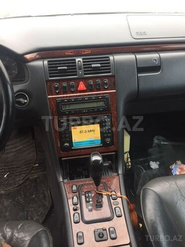 Mercedes E 270 2000, 289,000 km - 2.7 л - Yevlax