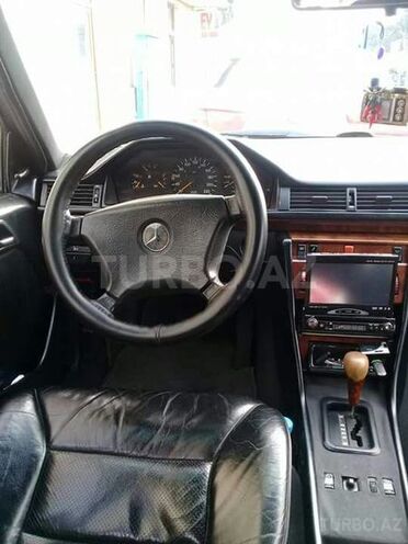Mercedes E 300 1992, 396,000 km - 3.0 l - Sumqayıt
