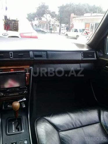 Mercedes E 300 1992, 396,000 km - 3.0 l - Sumqayıt