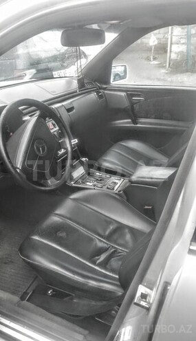 Mercedes E 300 1997, 30,000 km - 0.3 l - Bakı