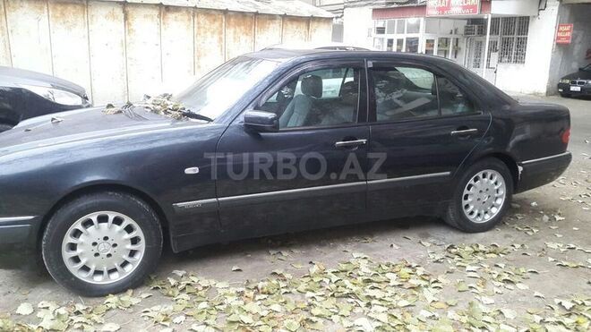 Mercedes E 240 1998, 151,000 km - 2.6 l - Bakı