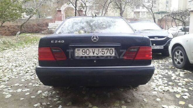 Mercedes E 240 1998, 151,000 km - 2.6 l - Bakı