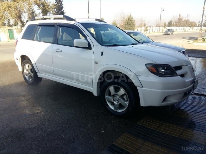 Mitsubishi Outlander 2003, 138,200 km - 2.5 l - Neftçala