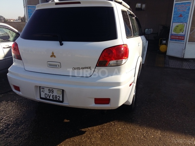 Mitsubishi Outlander 2003, 138,200 km - 2.5 l - Neftçala