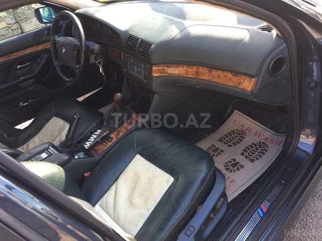 BMW 528 1998, 240,600 km - 2.8 л - Mingəçevir