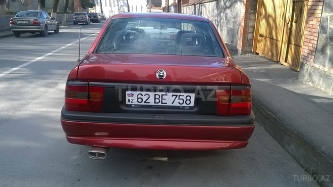 Opel Vectra 1994, 419,070 km - 1.8 л - Qax