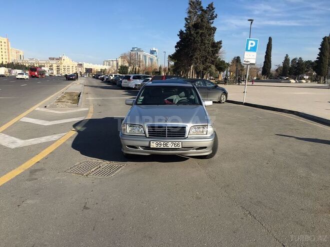 Mercedes C 200 2000, 204,050 km - 2.0 l - Bakı