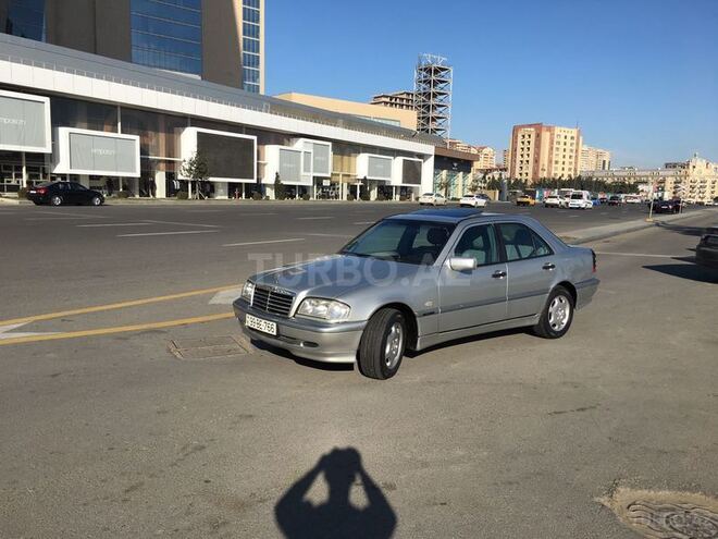 Mercedes C 200 2000, 204,050 km - 2.0 l - Bakı