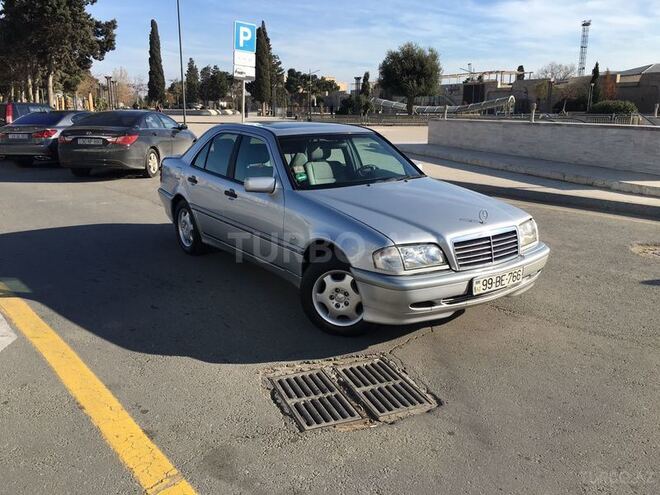 Mercedes C 200 2000, 204,050 km - 2.0 l - Bakı
