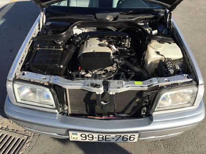 Mercedes C 200 2000, 204,050 km - 2.0 l - Bakı