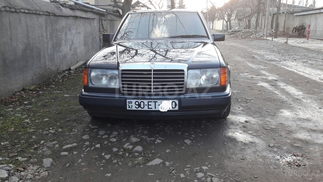 Mercedes E 230 1992, 146,000 km - 2.5 л - Tovuz